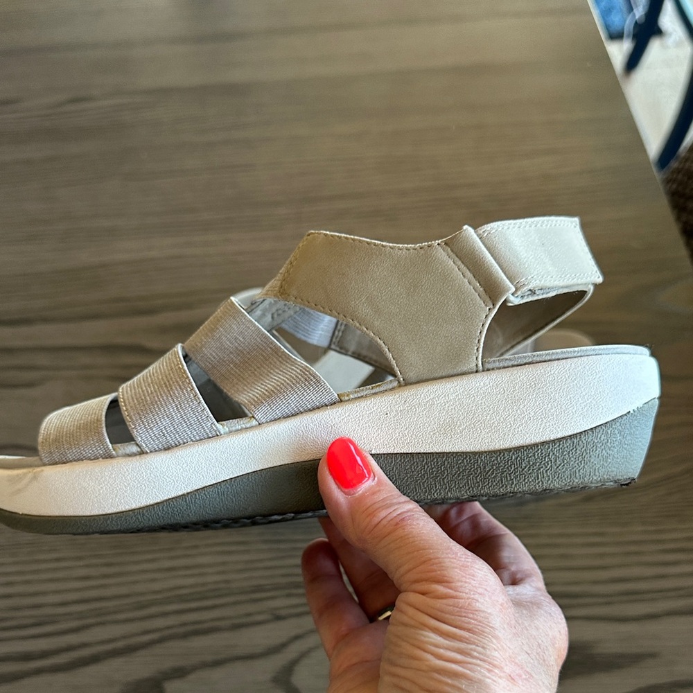 Cloudsteppers Sandals - Picture 5 of 7